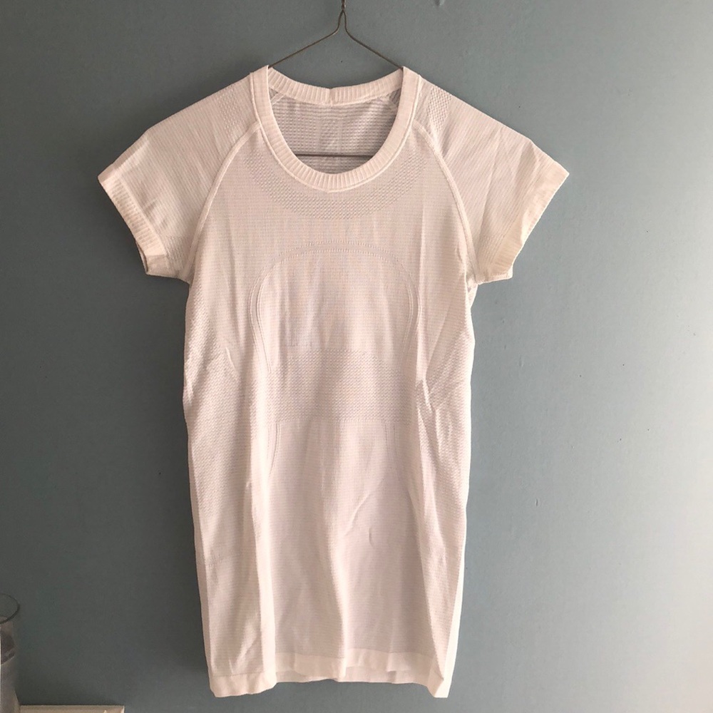 Lululemon workout top
